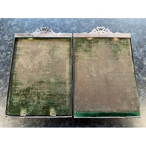 2240 - A Victorian hallmarked Birmingham silver double photograph frame, dated 1901 - approx. 16cm high x 2... 