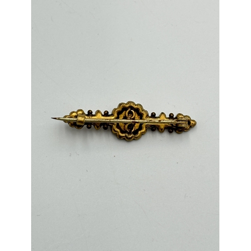 2176 - A Victorian yellow metal paste set brooch with base metal pin - approx. gross weight 2.7g