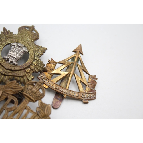 2368 - Ten military cap badges