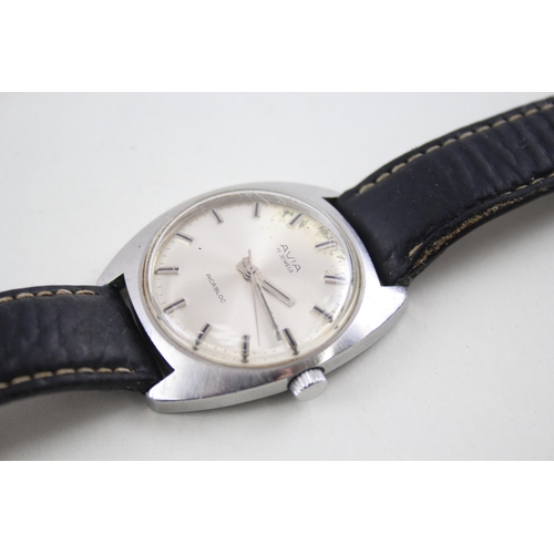 2261 - Two vintage wristwatches, one Sekonda and one Avia