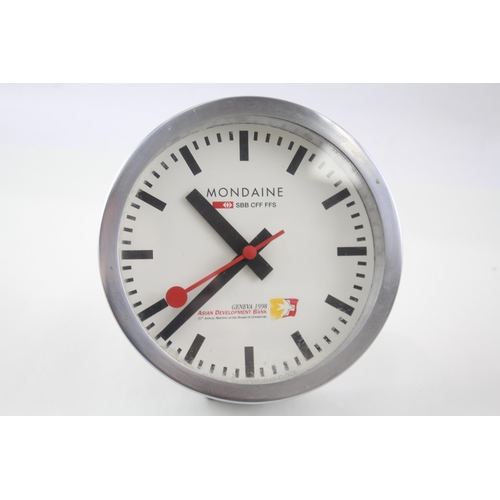 2266 - A Mondaine desk clock