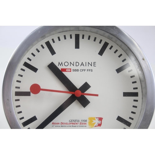 2266 - A Mondaine desk clock