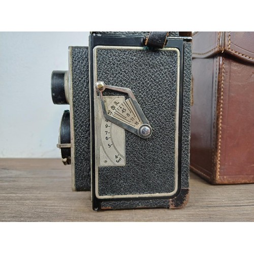 A cased Zeiss Ikon Ikoflex II 851/16 (earlier version with focus lever