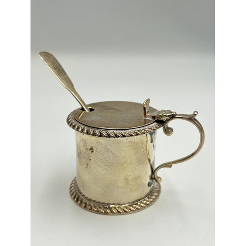 2336 - An Edwardian Elkington & Co Ltd hallmarked Birmingham mustard pot, dated 1910 with later added A1 si... 