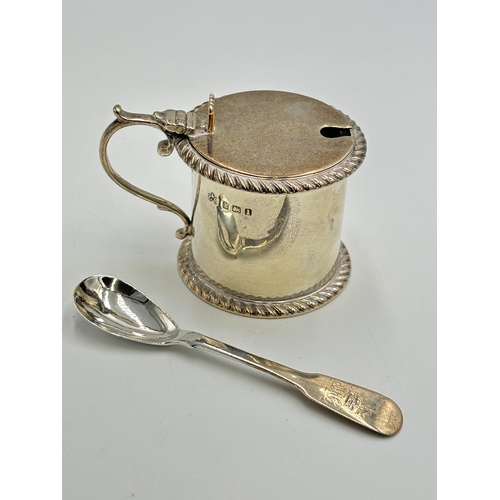 2336 - An Edwardian Elkington & Co Ltd hallmarked Birmingham mustard pot, dated 1910 with later added A1 si... 