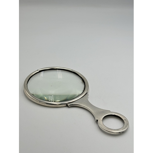 2338 - An Edwardian William Harrison Walter hallmarked Birmingham silver magnifying glass - approx. gross w... 