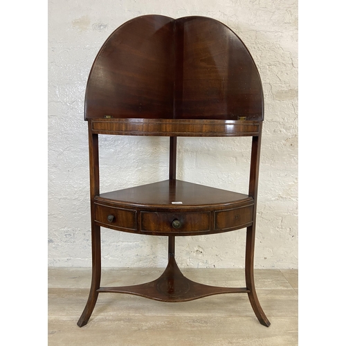 39D - A Georgian mahogany corner wash stand - approx. 131cm high when extended x 86cm high unextended x 70... 