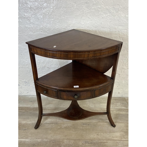 39D - A Georgian mahogany corner wash stand - approx. 131cm high when extended x 86cm high unextended x 70... 