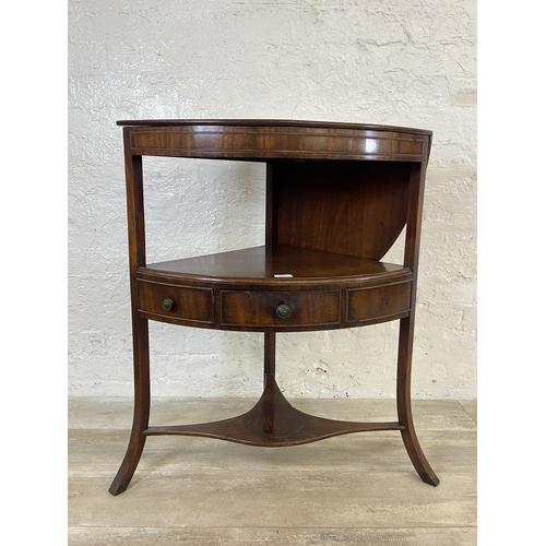 39D - A Georgian mahogany corner wash stand - approx. 131cm high when extended x 86cm high unextended x 70... 