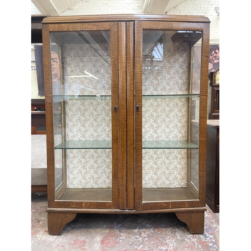 88 - An Art Deco oak display cabinet - approx. 125cm high x 92cm wide x 29cm deep