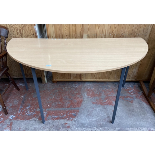 150 - A beech effect and grey metal office table - approx. 72cm high x 150cm wide x 75cm deep