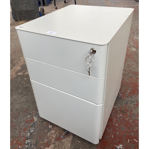 157 - A Vinsetto MINI white metal round edge three drawer mobile cabinet - approx. 58cm high x 39cm wide x... 