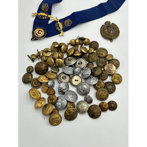 2387B - A collection of military buttons