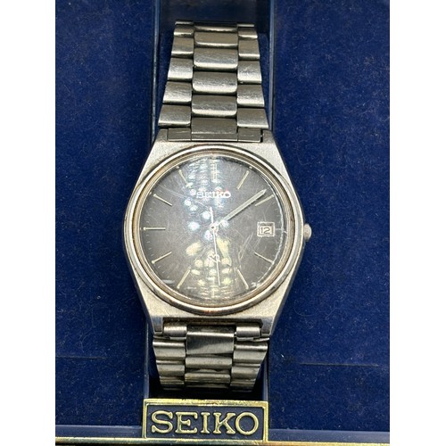 2294D - A boxed Seiko SQ quartz men's wristwatch - ref no. 5H22-7A00