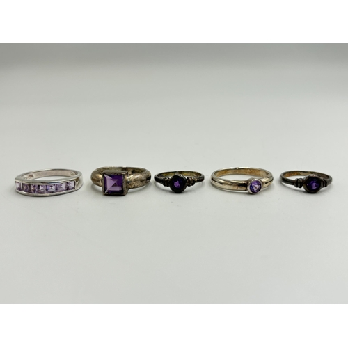 2234 - Five .925 silver amethyst set dress rings - approx. gross weight 13g