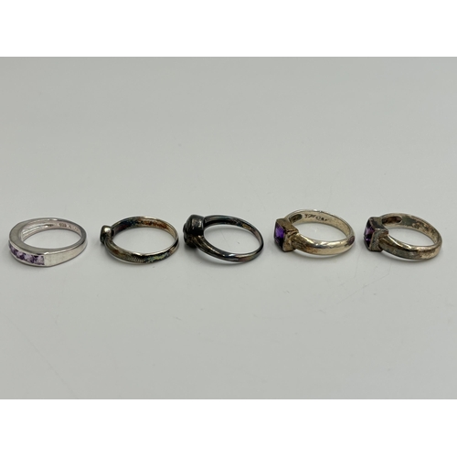 2238 - Five .925 silver amethyst set dress rings - approx. gross weight 17g