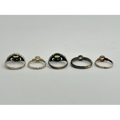 2256 - Five .925 silver peridot set dress rings - approx. gross weight 10.4g