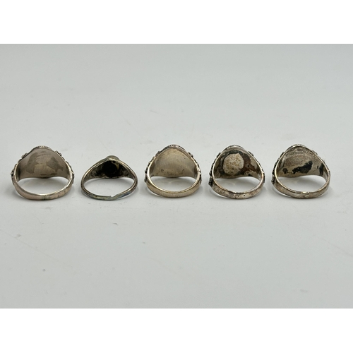 2258 - Five .925 silver black and white enamel yin and yang dress rings - approx. gross weight 16.4g