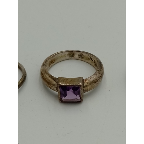 2233 - Five .925 silver amethyst set dress rings - approx. gross weight 13g