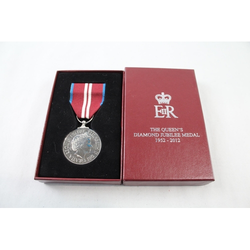 2425 - A boxed Elizabeth II The Queen's Diamond Jubilee medal