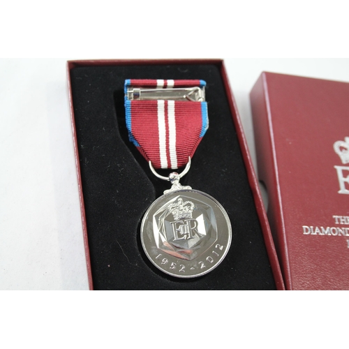 2425 - A boxed Elizabeth II The Queen's Diamond Jubilee medal