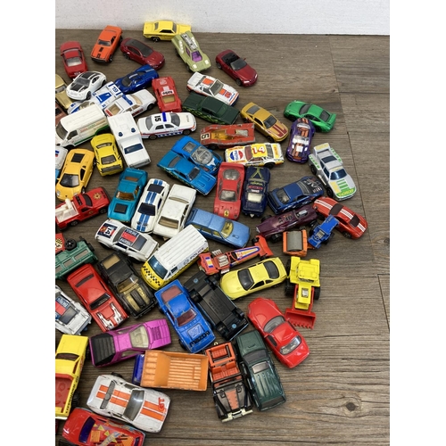 506 - A large collection of vintage diecast model vehicles to include Hot Wheels, Matchbox, Mattel etc.