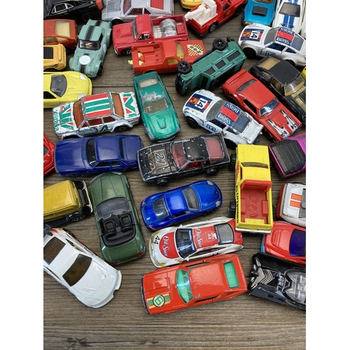 506 - A large collection of vintage diecast model vehicles to include Hot Wheels, Matchbox, Mattel etc.