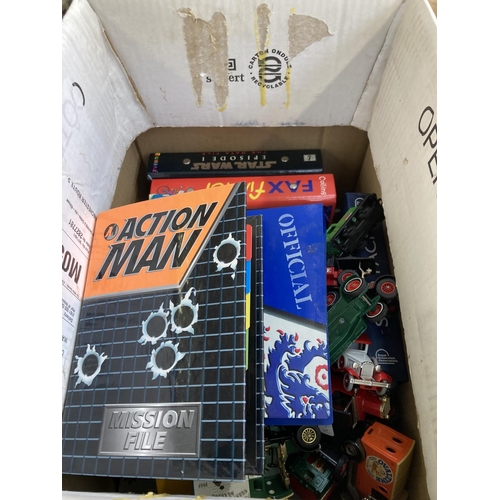 509 - A collection of items to include boxed Modulo Construction Kit, boxed glass chess set, diecast model... 