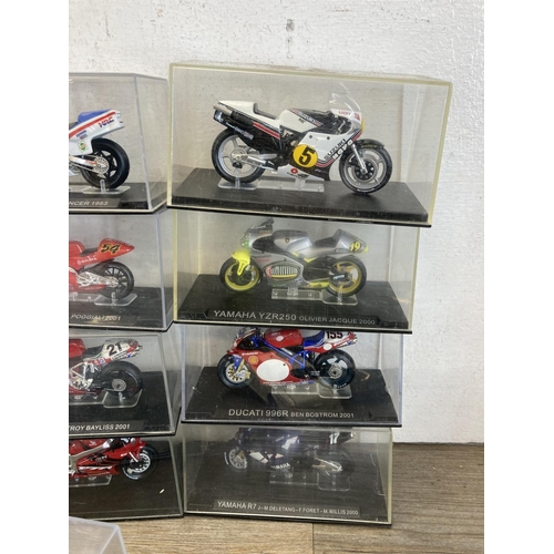 513 - A large collection of boxed motorcycle diecast model vehicles