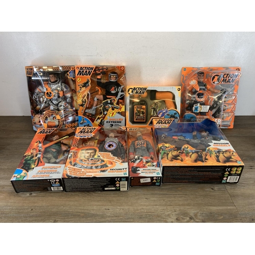 517 - Eight boxed Action man figurines and accessories to include Roller Extreme, Air Blast Attack, Motorb... 