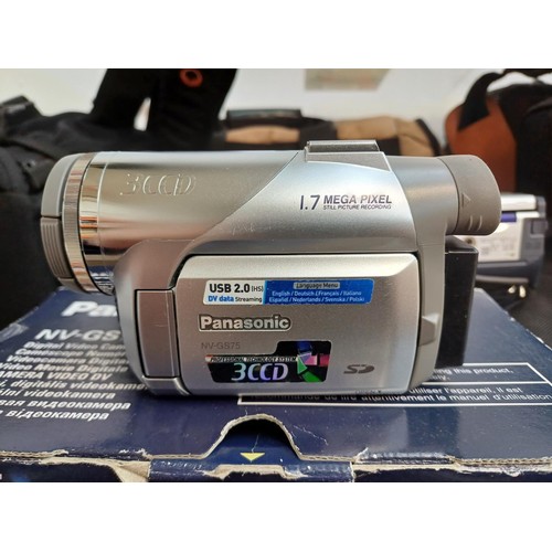 790 - A large box containing a collection of camcorders to include boxed Panasonic NV-GS75 Mini DV 3CCD 1.... 