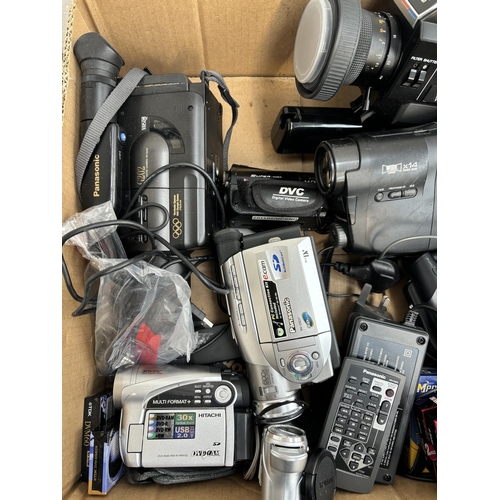 795 - A collection of camcorders to include Panasonic NV-GS17, NV-DS5, NV-DS1, NV-RX19, G202 VHS-C and NV-... 