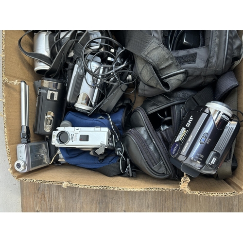 798 - A collection of camcorders to include JVC GR-D820EK digital, GR-DVX4E digital, GZ-MG21EX HDD, GZ-MG5... 