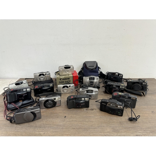 810 - A collection of Canon Sure Shot compact cameras to include Ace, AF-7, 105 zoom, 85 zoom etc.