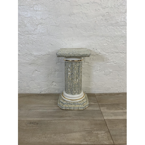 105 - A mid/late 20th century marble effect ceramic jardinière stand - approx. 49cm high