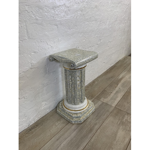 105 - A mid/late 20th century marble effect ceramic jardinière stand - approx. 49cm high