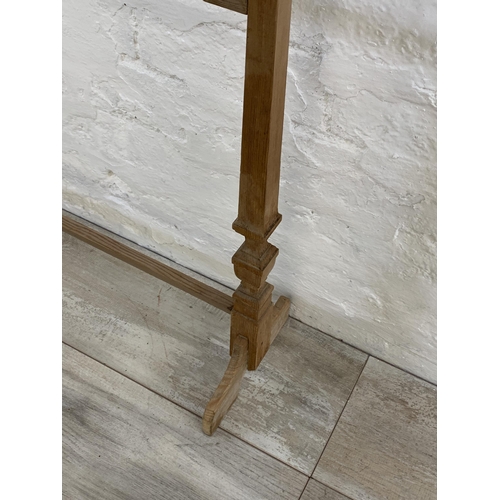 19 - An Edwardian pine towel rail - approx. 94cm high x 75cm wide