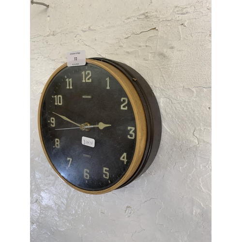 72 - A 1970s Metamec quartz wall clock