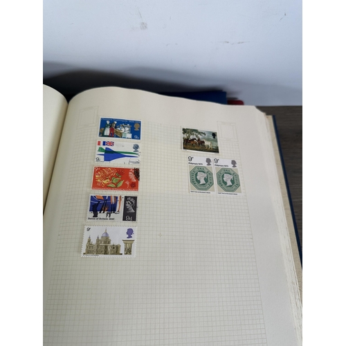 546 - Five albums containing a collection of worldwide stamps