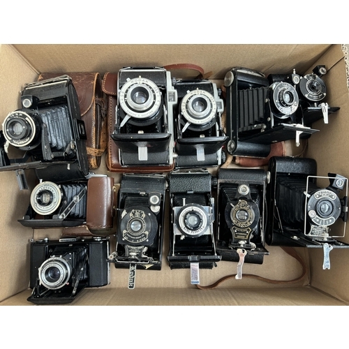 794 - Eleven folding cameras to include Zeiss Ikon Nettar 515/16, Voigtländer Bessa, Kodak Six-20 Junior m... 