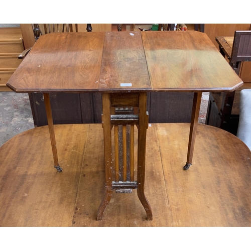 117 - Two Edwardian mahogany drop leaf tables, one Sutherland and one gate leg dining table - largest appr... 