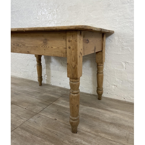 131 - A Victorian pine farmhouse kitchen table - approx. 70.5cm high x 70cm wide x 105cm long