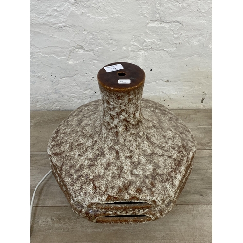 151 - A mid 20th century West German Stein Keramik Fat Lava pottery table lamp - approx. 38cm high