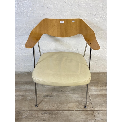 73 - A Robin Day style oak and chrome plated 675 chair - approx. 79cm high x 63cm wide x 50cm deep