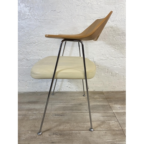 73 - A Robin Day style oak and chrome plated 675 chair - approx. 79cm high x 63cm wide x 50cm deep