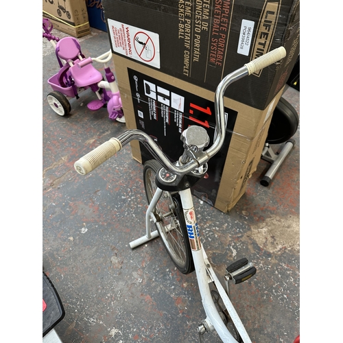 1022 - A vintage BH Garantia exercise bike