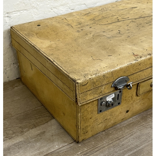 14 - A mid 20th century Watajoy London made suitcase - approx. 20cm high x 66cm wide x 39cm deep