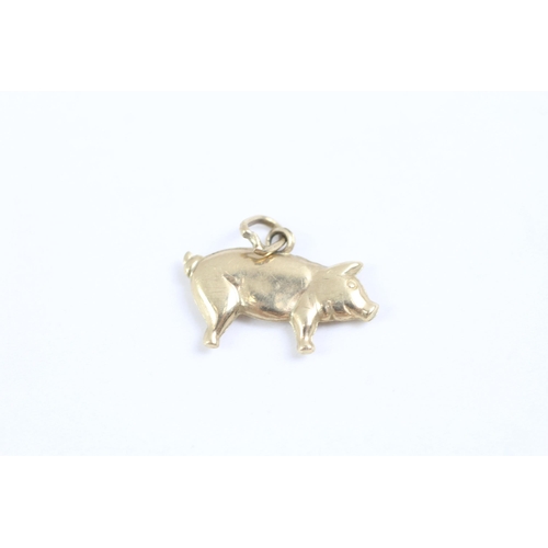 2007 - A 9ct gold lucky pig charm - approx. gross weight 0.4g