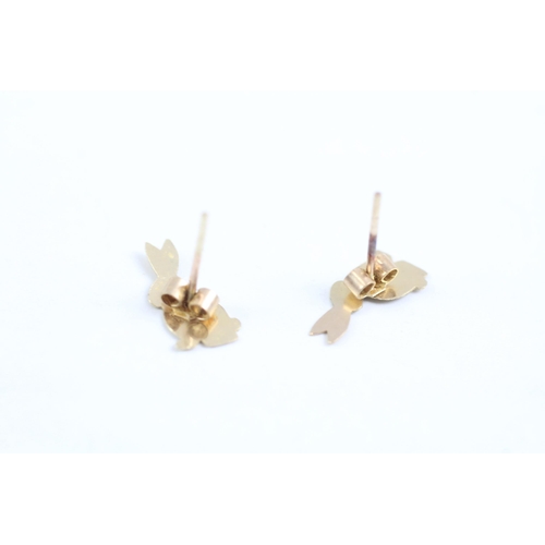 2009 - A pair of 9ct gold rabbit design stud earrings - approx. gross weight 0.3g