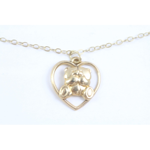 2010 - A 9ct gold forever friends bear pendant and chain - approx. gross weight 1.1g